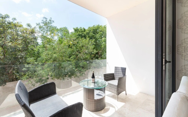 Menesse 103-104 By Lockey