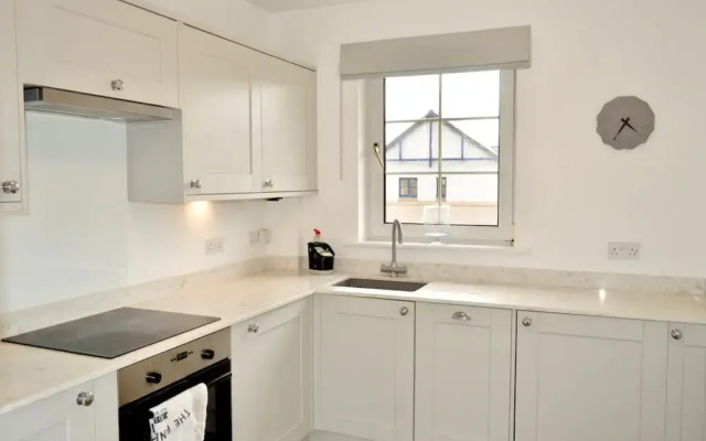 Modern And Central Flat In Roseburn Area