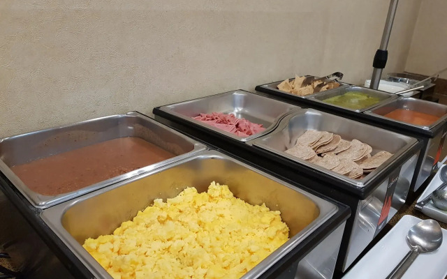 Holiday Inn Express Saltillo Zona Aeropuerto by IHG