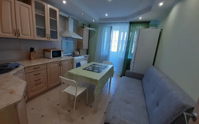 Apartment on Vokzalnaya 77-31