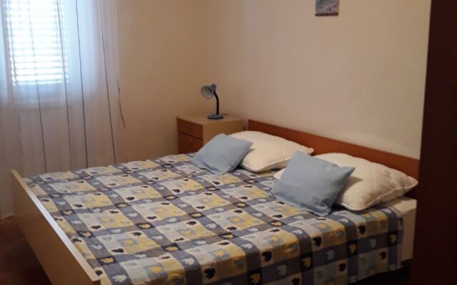 Apartment Ivo - with nice garden: A3 Pag, Island Pag