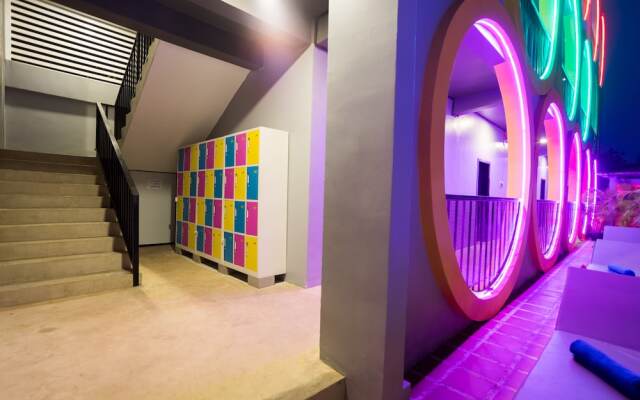 White Rabbit Hostel - Adults Only