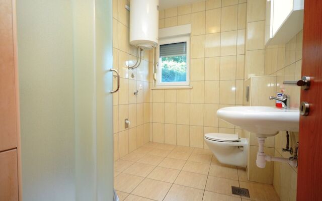 A2 - apt With 2 Balconies, 5 min Walking to Beach