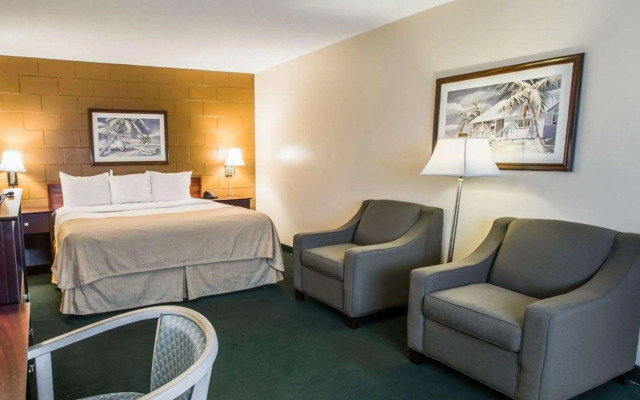 Econo Lodge Cocoa Beach - near the Port