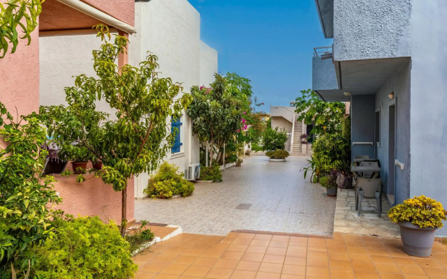 Evina Rooms & Suites