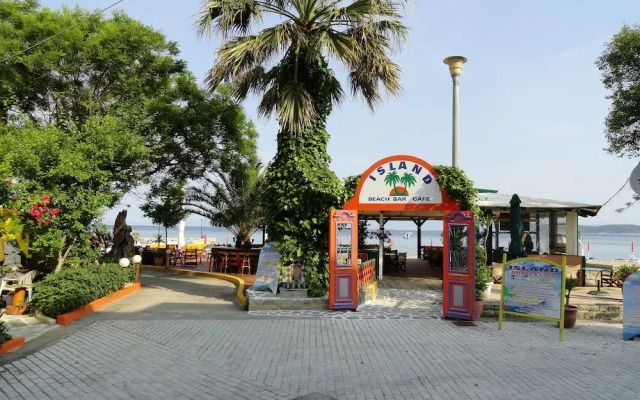 Captain's Beach Boutique Apartments