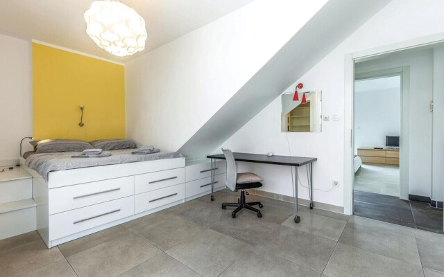 Nice Home in Crikvenica With Sauna, Wifi and 5 Bedrooms