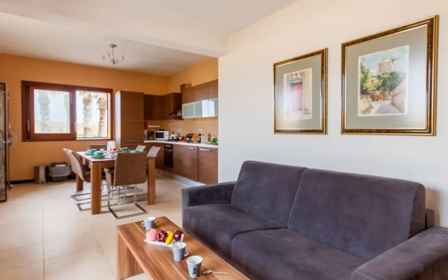 Harbour Views Gozitan Villa + Shared Pool