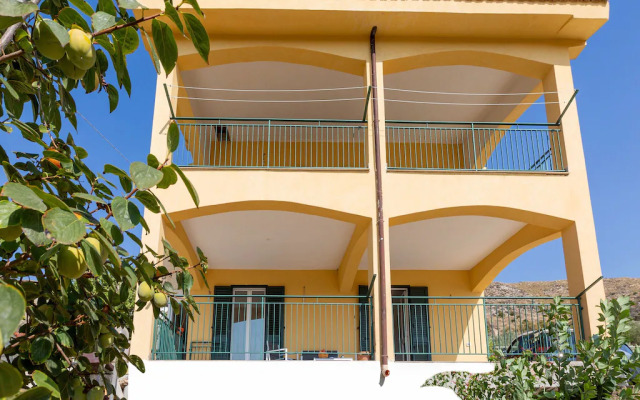 Attractive Apartment in Realmonte with Shared Swimming Pool