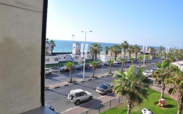Gk Apartment Ben Gurion St.
