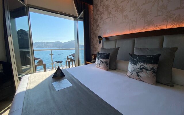 ON ALETA ROOM designed for adults