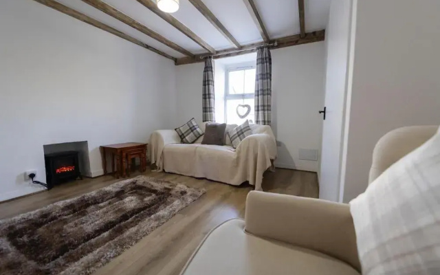 4 Guests - Pet Friendly - Fireplace - Parking