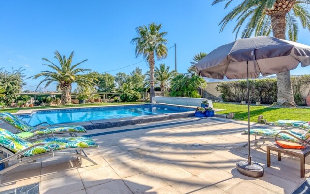 Deluxe Apartment in Albir With Pool & Garden