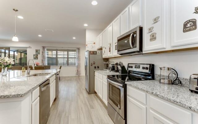 6028bod 14 Bedroom Home