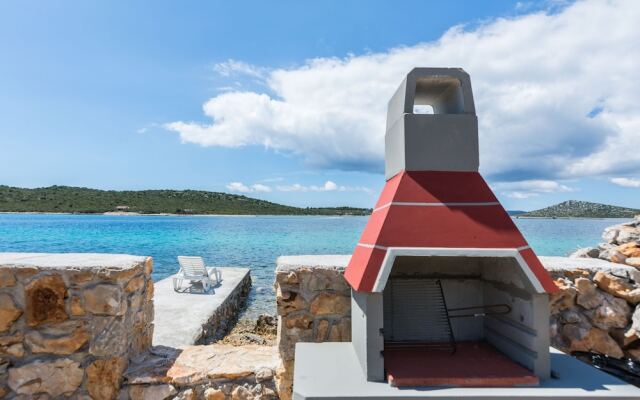 Mobile Home Rock Rose 2