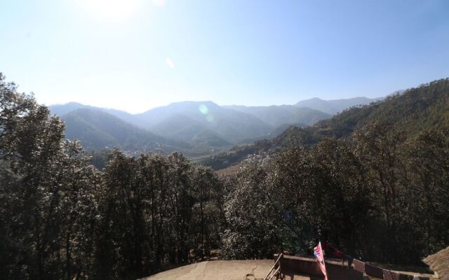 OYO 27612 Maitri Holiday Home