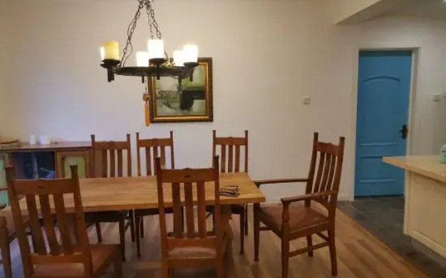 Badaling Peacock City Hill Villas