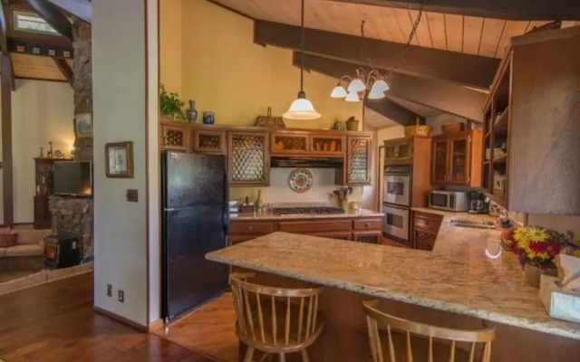 Reynold by RedAwning