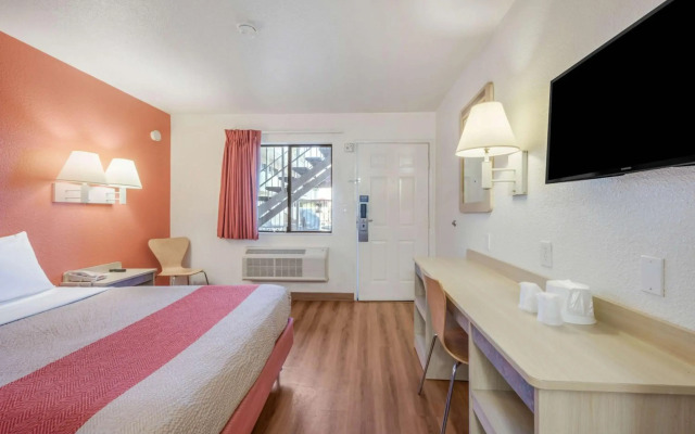 Motel 6 Fairfield, CA - North