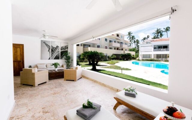 Las Terrazas VIP Pool Beach Club & Spa