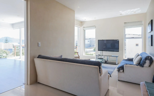 Greenways Beach House