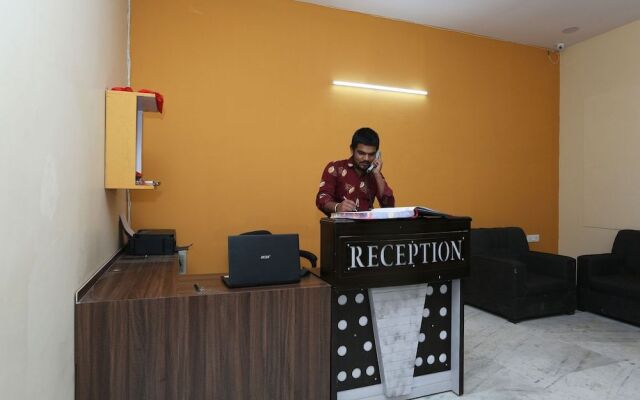 Capital O 30956 Moon Light