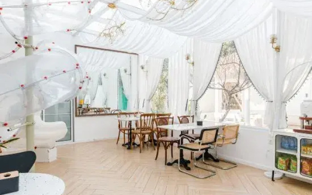 Shanghai ruochu designer Guesthouse