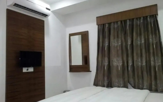 Hotel Apex Inn