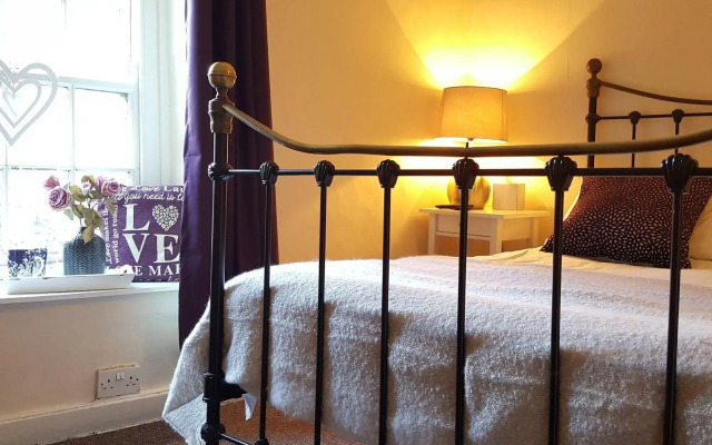 Turf Hotel