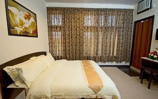 Leisure Inn