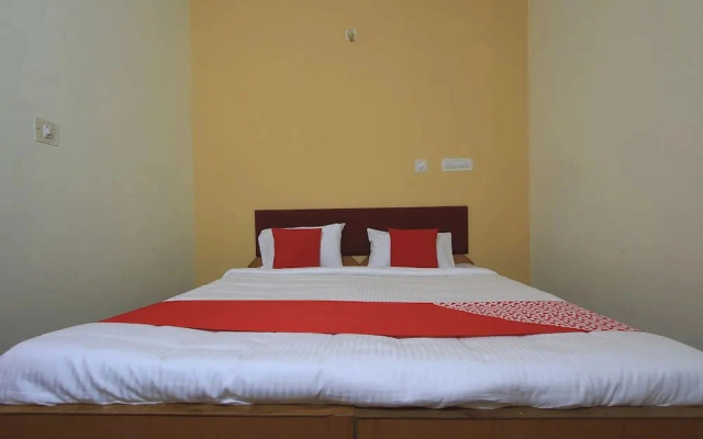 Varsha Boarding and Lodge by OYO Rooms