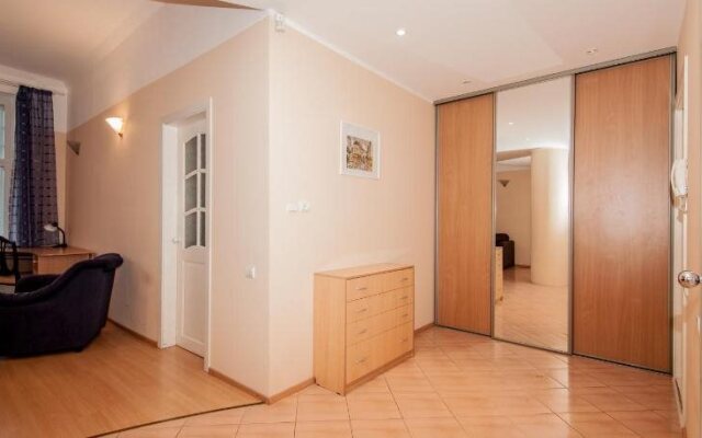 Romeo Family Apartments
