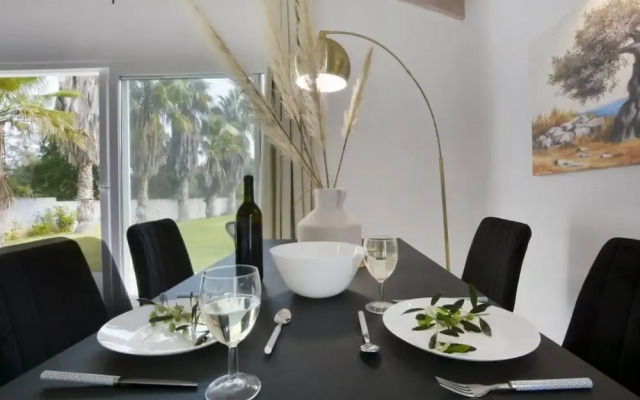Villa Noulia With 4 Bedrooms and 2 Bathrooms