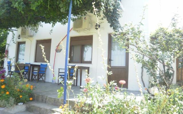 Mirsini Apartments