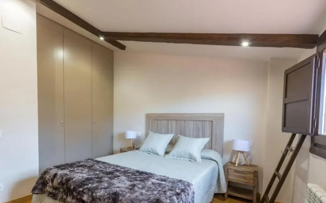 Palacio Descalzos -Atico 3b- Parking incluido