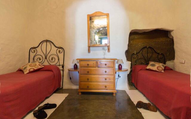 Casa Cueva El Caidero