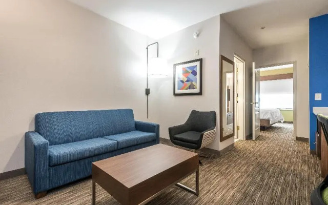 Holiday Inn Express & Suites LaGrange