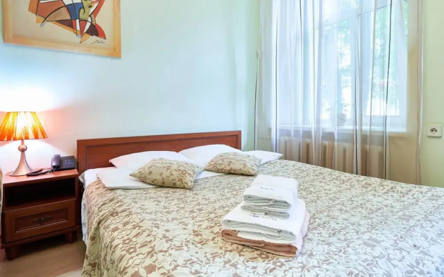 Home-Hotel Bolshaya Zhitomirskaya 4-V