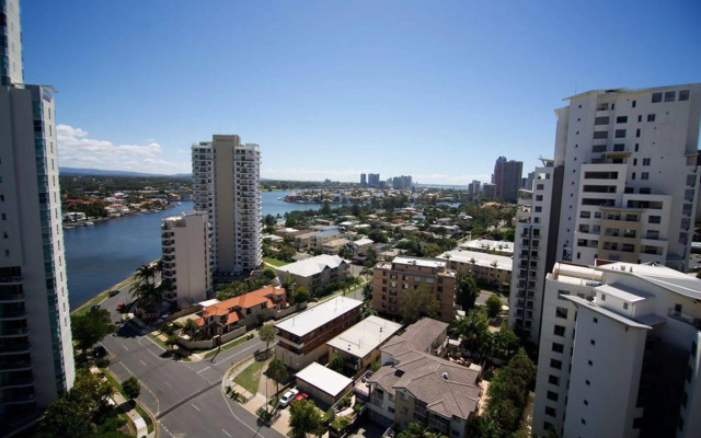 Surfers Mayfair Apartments