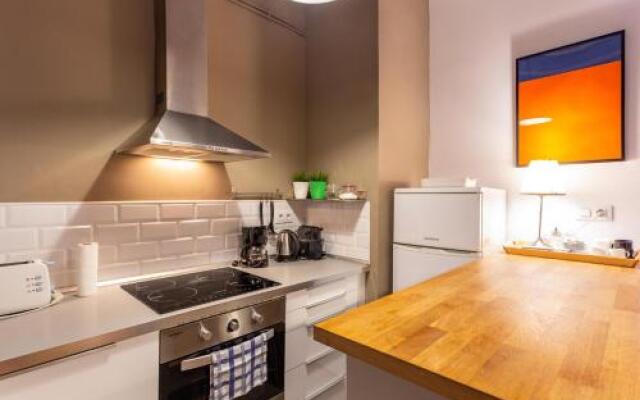 Stay U-nique Apartments Parlament