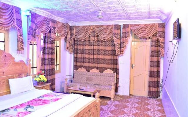 The Rose Palace Hotel & Restaurant