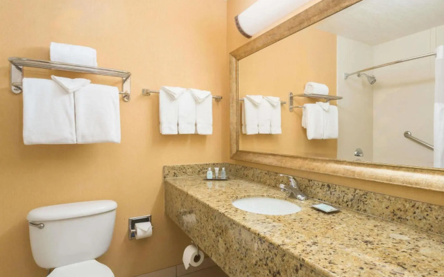 Phoenix Place Hotel & Suites