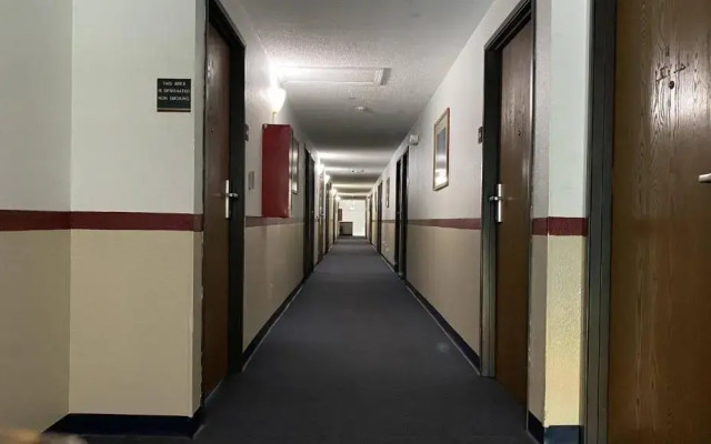 Newton Inn In Newton, KS