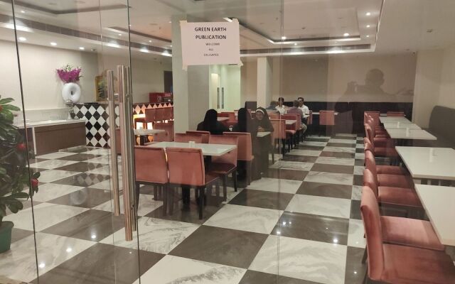 OYO 25040 Hotel Victoria