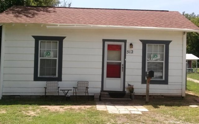 Cozy Holiday Homes 3 Minutes from Downtown OKC