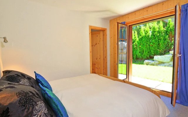 Luxurious Chalet in Riddes with Hot Tub