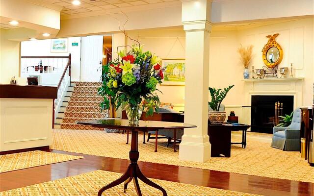 The Farmington Inn & Suites