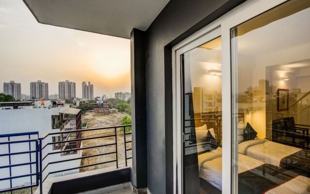 OYO Townhouse 101 Golf Course Road