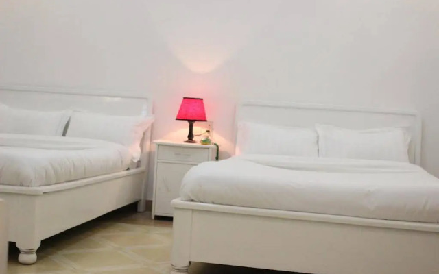 Pho Lanh Hotel