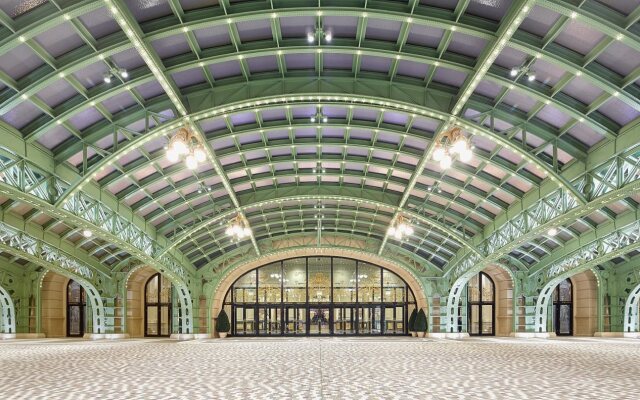 The Parisian Macao